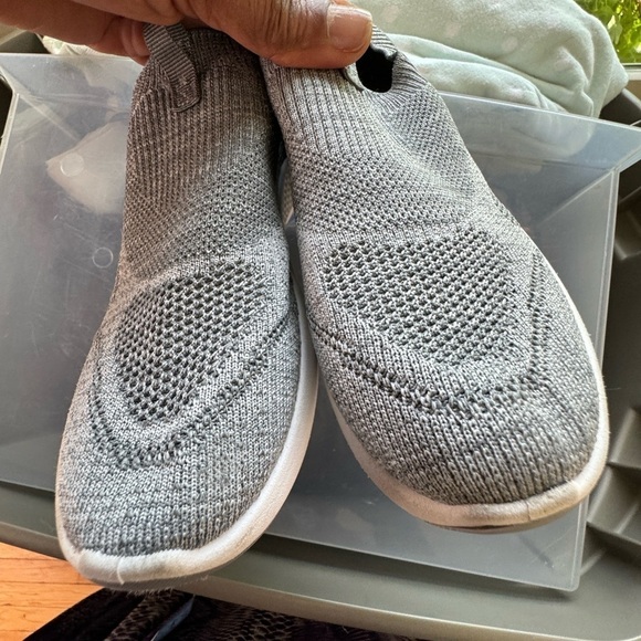 Tommy Bahama grey flint knit jogger memory foam slip on size 8.5 sneakers - Picture 7 of 9